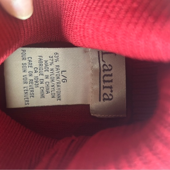 Sleeveless Red Ribbed Top - Picture 3 of 3